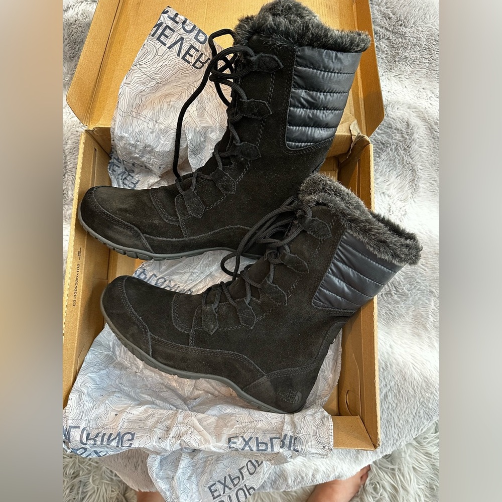 Women’s Northface waterproof Nuptse boot